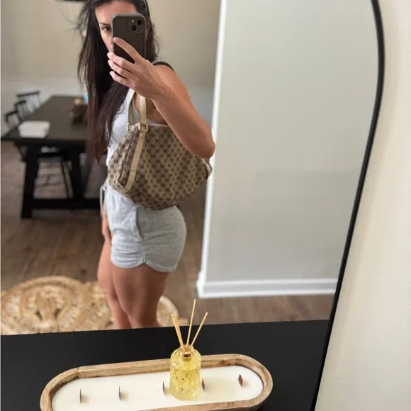 Gucci Abbey medium bag with Monogram Canvas - Picture 2 of 9